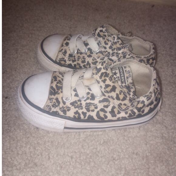 Infant Converse Leopard Adjustable Strap Sneaker 5 - Picture 2 of 3